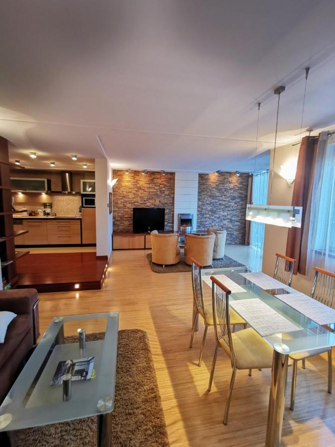 Uroczy Apartament Przy Deptaku Z Parkingiem. Поляниця-Здруй Екстер'єр фото